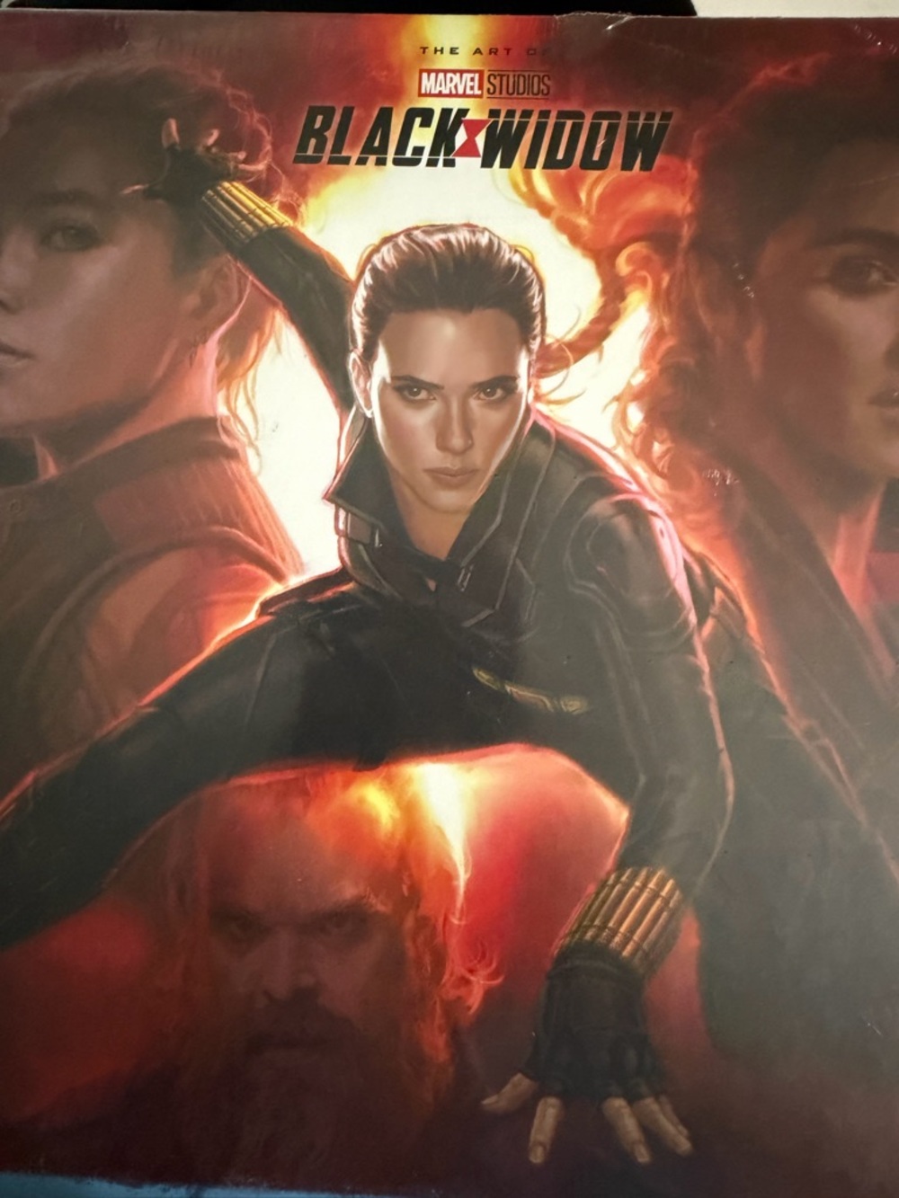 Marvel's Black Widow:The Art of the Movie/Hardcover/NEW - Picture 2 of 5